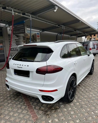 Porsche Cayenne cena 229000 przebieg: 175000, rok produkcji 2017 z Gdańsk małe 781